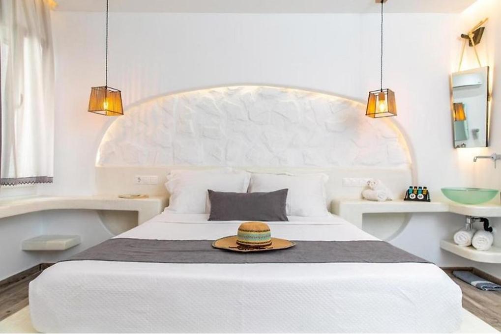 Blue Heart Luxury Suites Naxos City Exterior photo